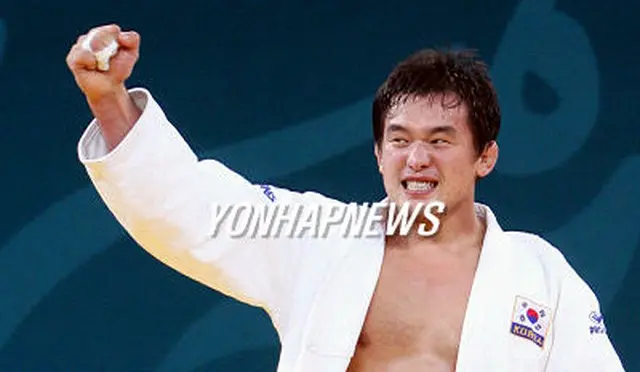 アジア大会の柔道無差別級で韓国初の金メダルをもたらしたキム・ソンボム選手＝5日、ドーハ（聯合）