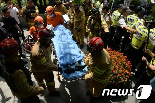 去る12日、ソウル・鍾路区（チョンノグ）旧日本大使館前で開かれた日本慰安婦問題解決のための定期水曜デモ中に、焼身自殺を図った男性（80）が21日午前6時4分ごろ、死亡した。（提供:news1）