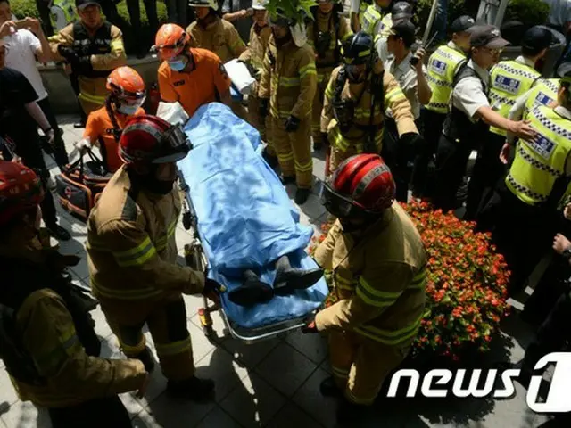 去る12日、ソウル・鍾路区（チョンノグ）旧日本大使館前で開かれた日本慰安婦問題解決のための定期水曜デモ中に、焼身自殺を図った男性（80）が21日午前6時4分ごろ、死亡した。（提供:news1）