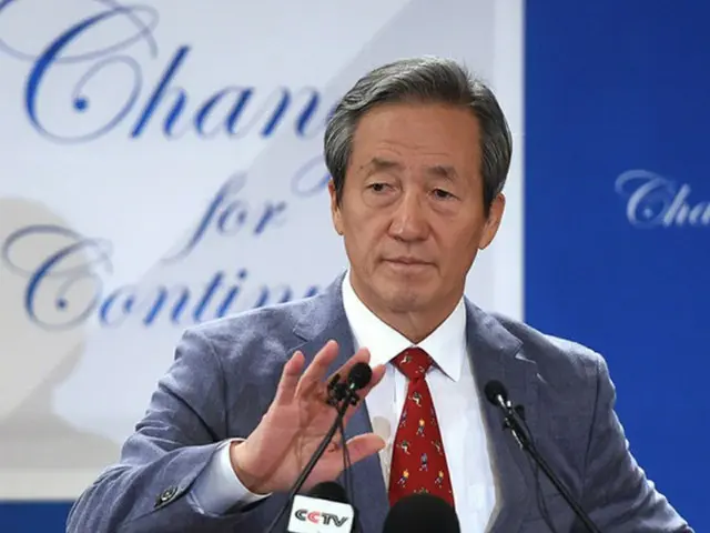 国際サッカー連盟（FIFA）の次期会長選挙に出馬した大韓サッカー協会の鄭夢準（チョン・モンジュン）名誉会長が本格的な有権者攻略に乗り出す。（提供:news1）