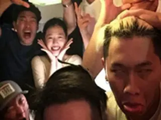元「f(x)」ソルリ、恋人チェザとのデート写真が話題
