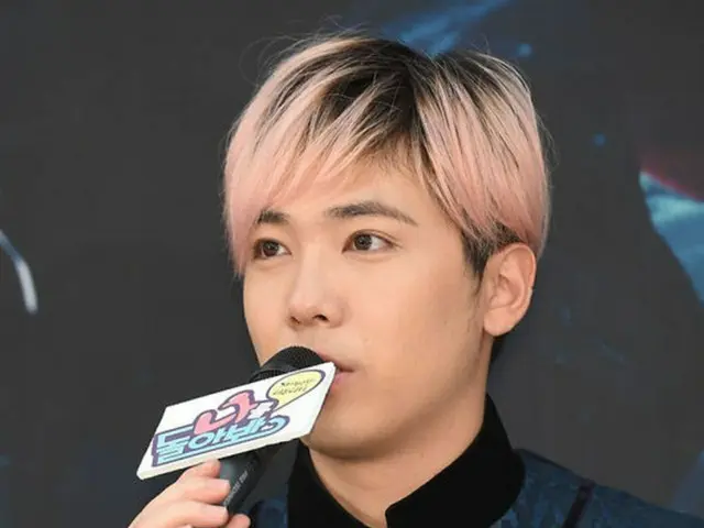 イ・ホンギ（FTISLAND）が、KBSのバラエティー番組「私を振り返ってみて」への出演について、ずっと議論中だ。（提供:OSEN）