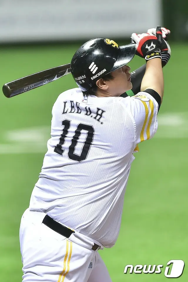 ソフトバンクのイ・デホ（李大浩）が2試合連続の無安打で不振だ。