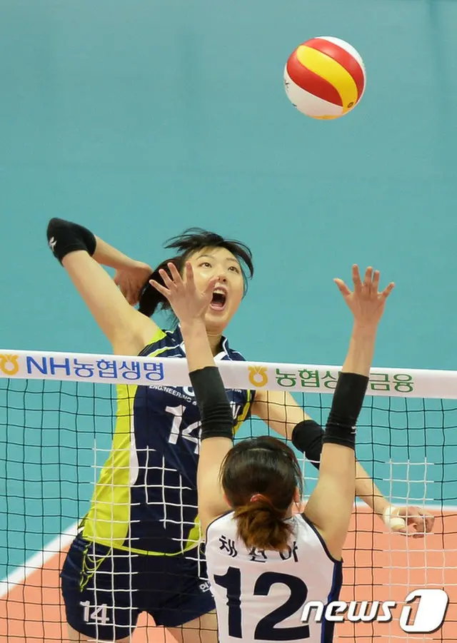韓国女子バレーボール代表チームのセンター、ヤン・ヒョジン（26、現代建設）が足首負傷により早期帰国する。