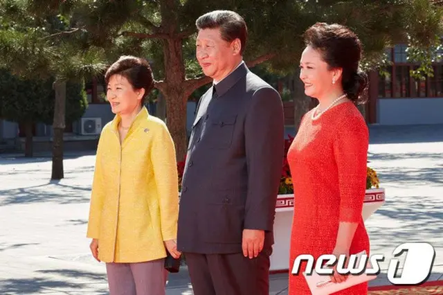 韓国政府は4日、朴槿恵（パク・クネ）大統領が中国の習近平国家主席との首脳会談で、北朝鮮による地雷爆発事件などに言及したことを北朝鮮が非難したことに対し、遺憾を表明した。