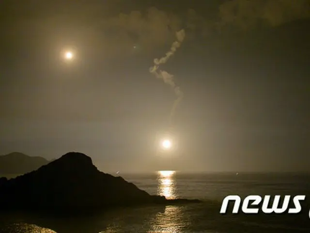 韓国・済州島北方の楸子島沖で釣り船（9．77トン）が転覆した事故の行方不明者を探すため捜索作業が6日夜と7日明け方までおこなわれたが、新たな行方不明者を発見できなかった。（提供:news1）