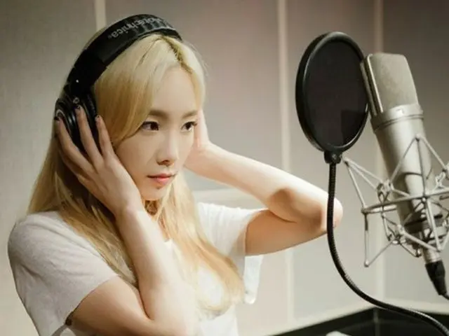 韓国歌手イム・ジェボムと人気ガールズグループ「少女時代」テヨンが「愛より深い傷」を2015年バージョンでリメイクすることがわかった。（提供:OSEN）