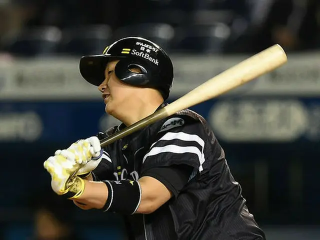 ソフトバンクのイ・デホ（李大浩）は、日ハム・大谷を相手に2打数1安打1四球の活躍を見せた。（提供:OSEN）