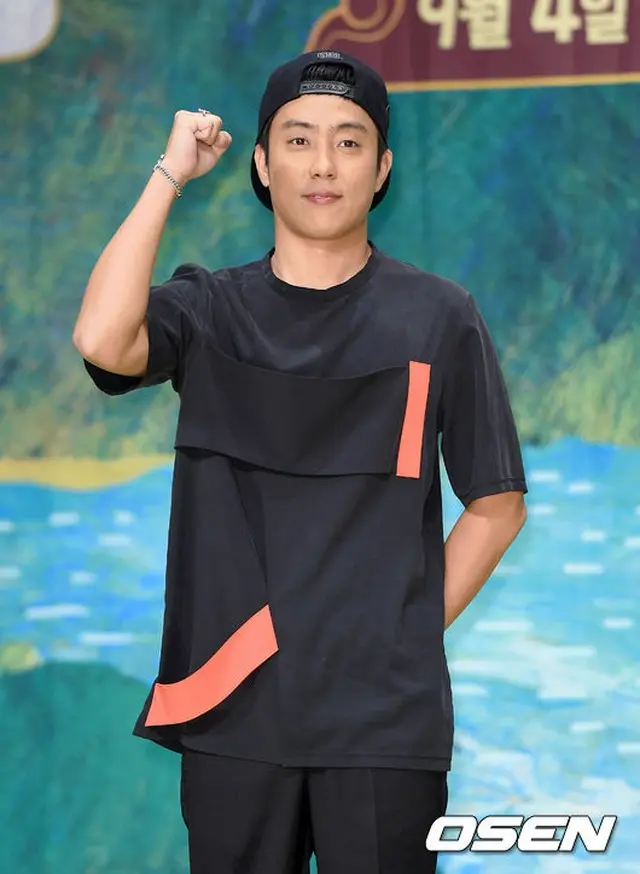 韓国男性歌手ウン・ジウォン（37）が、肺に炎症が生じ、病院で検査を受けたことがわかった。幸い、深刻な状態ではないという。
