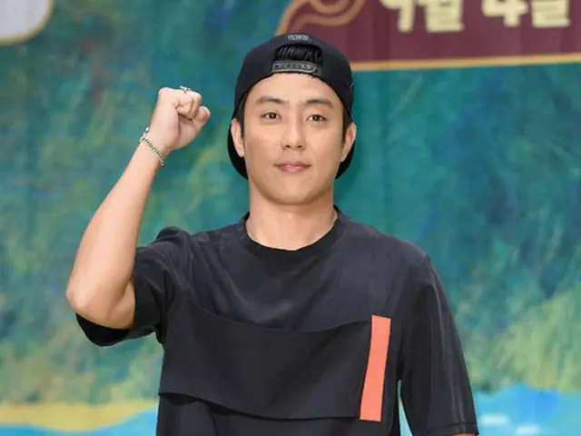 韓国男性歌手ウン・ジウォン（37）が、肺に炎症が生じ、病院で検査を受けたことがわかった。幸い、深刻な状態ではないという。