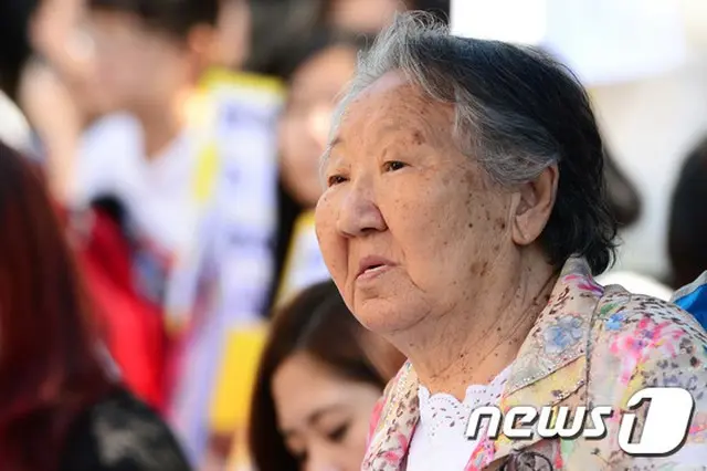 元従軍慰安婦たちが日本政府を相手に提起した損害賠償請求で、既存の立場だった“調停”の代わりに“訴訟”としての転換を検討中だ。