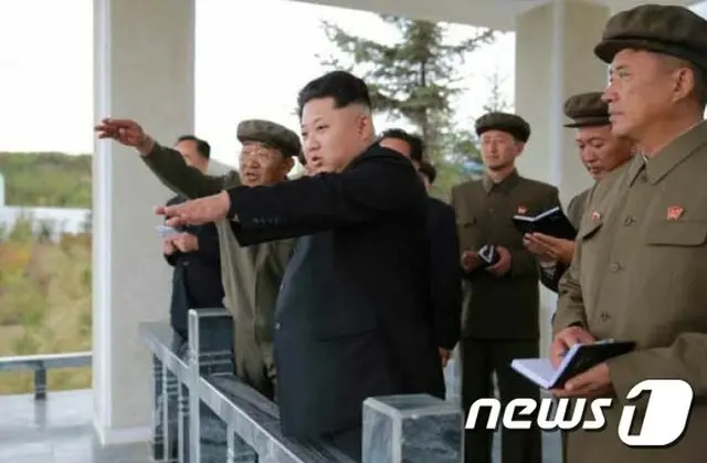 北朝鮮・金正恩（キム・ジョンウン）第1書記は、先月末に洪水の被害に見舞われた羅先市（ナソンシ）一帯を訪問し、水害復旧を促した。18日、朝鮮中央通信が報じた。