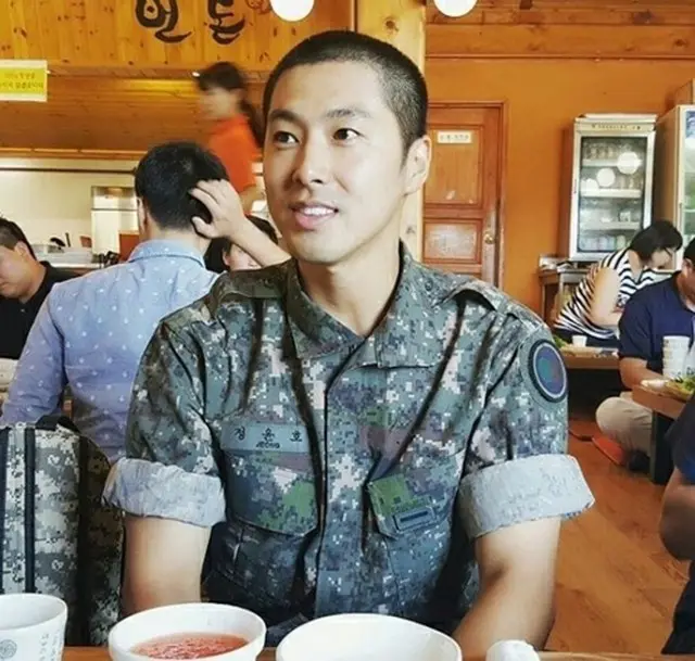 軍隊に入隊中の「東方神起」ユノ、「JYJ」ジェジュン、そして「JYJ」ユチョンの3人が「同じ舞台」に立つ可能性が出てきて、話題になっている。