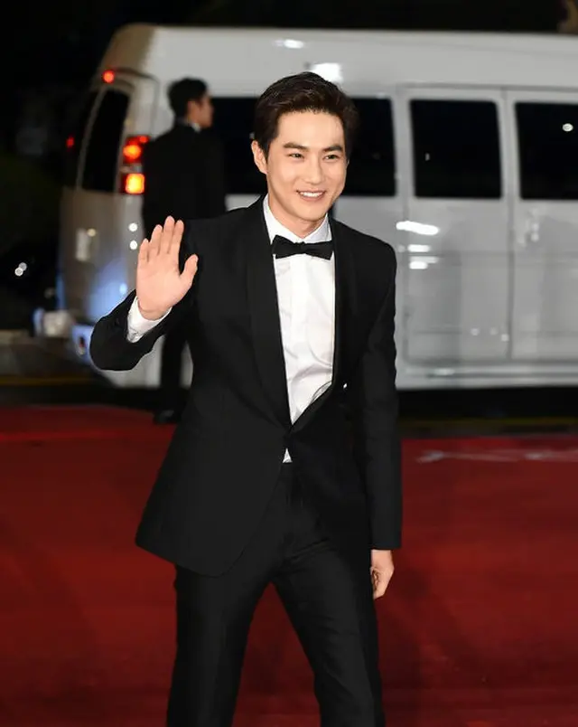 映画俳優として「釜山国際映画祭」に出席した人気グループ「EXO」のSUHOが、「韓国映画をたくさん愛してほしい」とコメントした。（提供:OSEN）