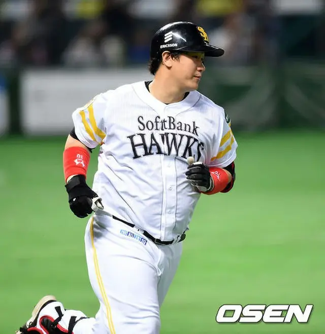 ソフトバンクホークスのイ・デホ（李大浩）が2試合連続無安打と沈黙した。（提供:OSEN）