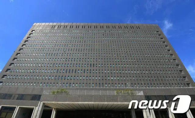 韓国検察が巨額の遠征賭博をおこなった容疑で有名化粧品企業「NATURE REPUBLIC（ネイチャーリパブリック）」のチョン・ウンホ（50）代表に対する事前拘束令状を請求した。（提供:news1）