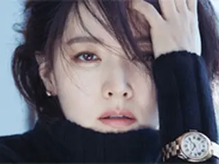 女優イ・ヨンエ、ショートヘアもよく似合う “シックな女神”