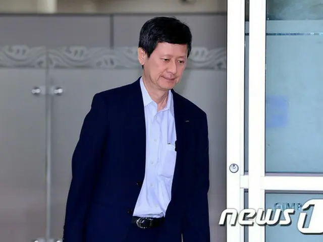 重光昭夫（韓国名:辛東彬/シン・ドンビン、60、重光武雄氏の次男）ロッテグループ会長の勝利で一段落したと思われていたロッテグループの経営権争いが再び勃発するものと見られる。