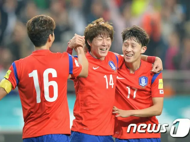 韓国サッカー代表チームが最近、11試合連続無敗（8勝3分）と好調を見せている。