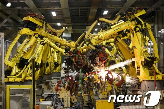 韓国産業通商資源部がサムスン電子と協力し、中小企業に適合した「普及型製造ロボット」開発を支援する。