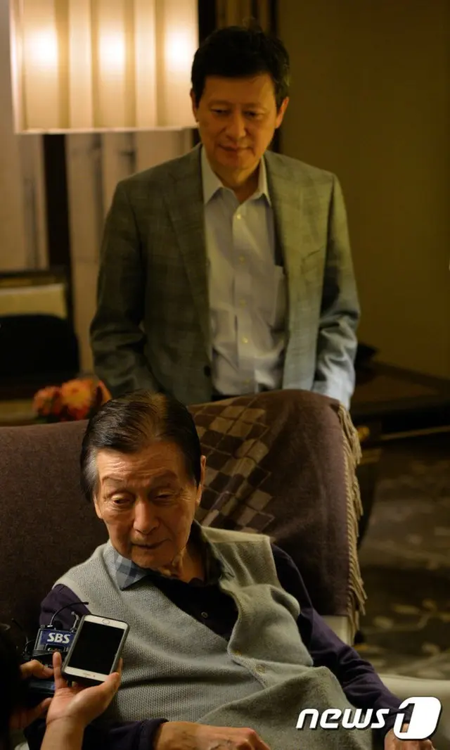 重光宏之（韓国名:辛東主/シン・ドンジュ、61、重光武雄氏の長男）前日本ロッテホールディングス副会長が再び、重光武雄（韓国名:辛格浩/シン・ギョクホ、93）ロッテグループ創業者と共に行方をくらませた。