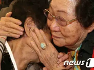 離散家族再会、「家族の思い出の歌、北では歌ってはいけない」…突きつけられる分断の現実
