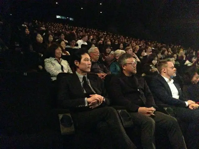 韓国俳優イ・ジョンジェが、「第4回フランクフルト韓国映画祭」開幕作に選ばれた映画「暗殺」を通して、ドイツ訪問。現地は熱狂に包まれた。（提供:OSEN）