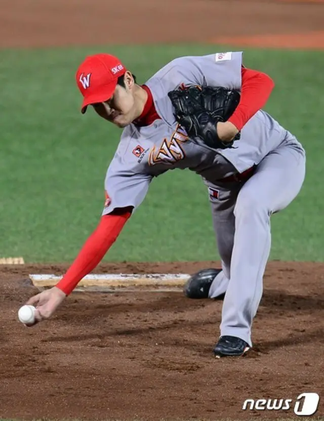 韓国野球委員会（KBO）が22日、各球団の有望株で構成された「2015 WBSCプレミア12」の国家代表チーム常備軍12人を発表した。
