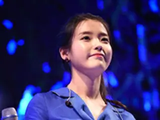 IU、親友ソルリの絵を見て作詞…ファンミで秘話を明かす