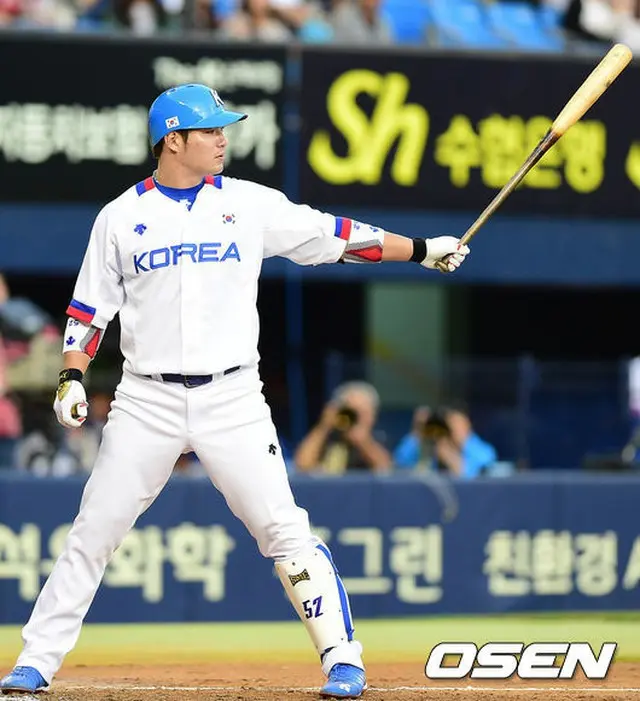 プレミア12韓国代表チームが初の団体練習をおこなった中、内野手のパク・ビョンホ（ネクセン）が覚悟を明かした。（提供:OSEN）
