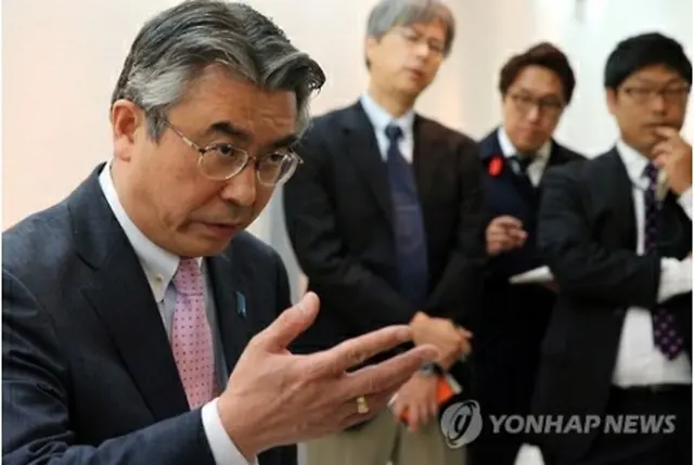 記者会見する杉山外務審議官＝２９日、ソウル（聯合ニュース）