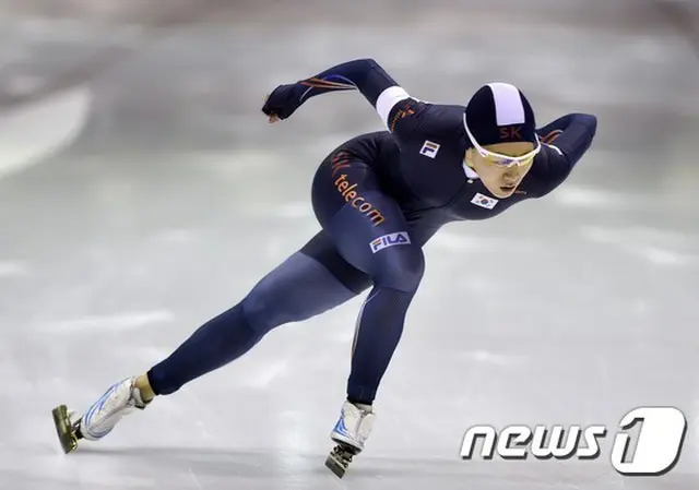 来る13日から始まる2015-16国際スケート連盟（ISU）スピードスケートW杯に出場する韓国代表選手20人が決定した。選抜戦500メートルで失格となっていたイ・サンファは推薦選手として500メートルに出場することになっ