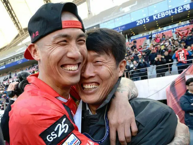 韓国Kリーグ・FCソウルは来る7日午後、ソウルワールドカップ競技場で開かれる水原との今シーズン最後のスーパーマッチにて、主将チャ・ドゥリ（35）の引退式をおこなう。