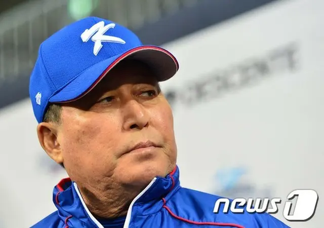 「WBSC世界野球プレミア12」に出場する韓国代表のキム・インンシク監督が最低でも予選通過を目標に掲げた。