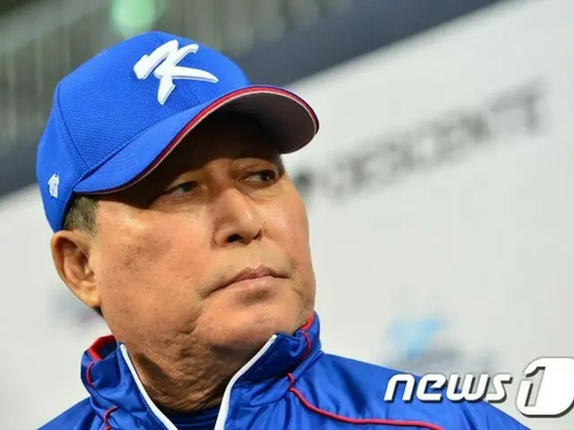 「WBSC世界野球プレミア12」に出場する韓国代表のキム・インンシク監督が最低でも予選通過を目標に掲げた。