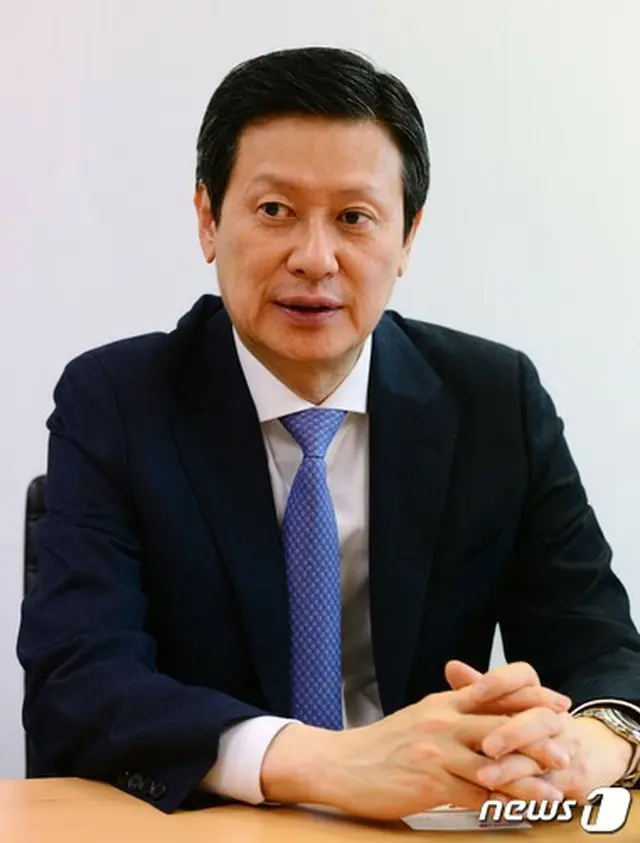 重光宏之前日本ロッテホールディングス副会長が12日、ザ・ペニンシュラ東京で記者会見を行い、日本ロッテHDの佃孝之社長及びグループ4社に対して、損害賠償を求めて提訴したことを明らかにした。（提供:news1）