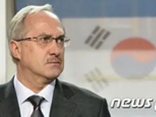 ＜サッカーW杯予選＞シュティーリケ監督「ことしだけで15勝、この勢いを最後まで続ける」