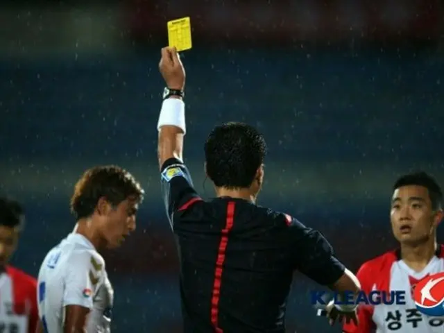 韓国プロサッカー連盟（以下、連盟）は、16日に提起されたKリーグ審判の買収疑惑と関連し、「検察捜査に積極的に協力した。現在、捜査結果を待っている」と明かした。（提供:news1）