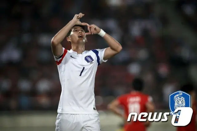 サッカー韓国代表ソン・フンミン（23、トッテナム）が、ガールズグループ「AFTERSCHOOL」の元メンバーで女優のユ・ソヨン（29）と交際を認めた中、前試合でみせた”ゴールパフォーマンス”が話題だ。