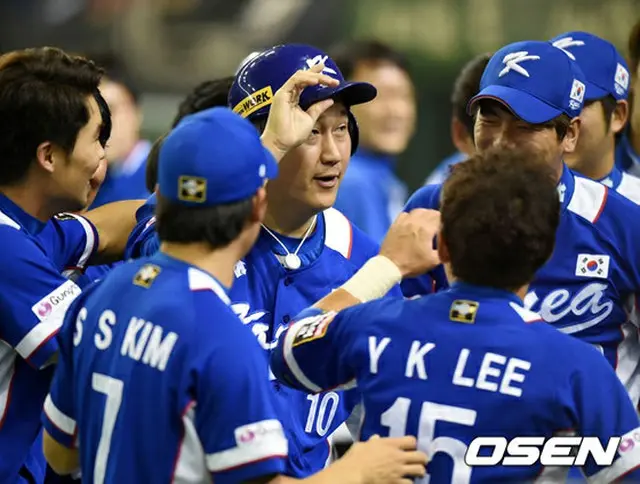 韓国は、9回表にイ・デホ（李大浩）のタイムリーで劇的な逆転を成功させ、そのまま決勝進出を果たした。（提供:OSEN）