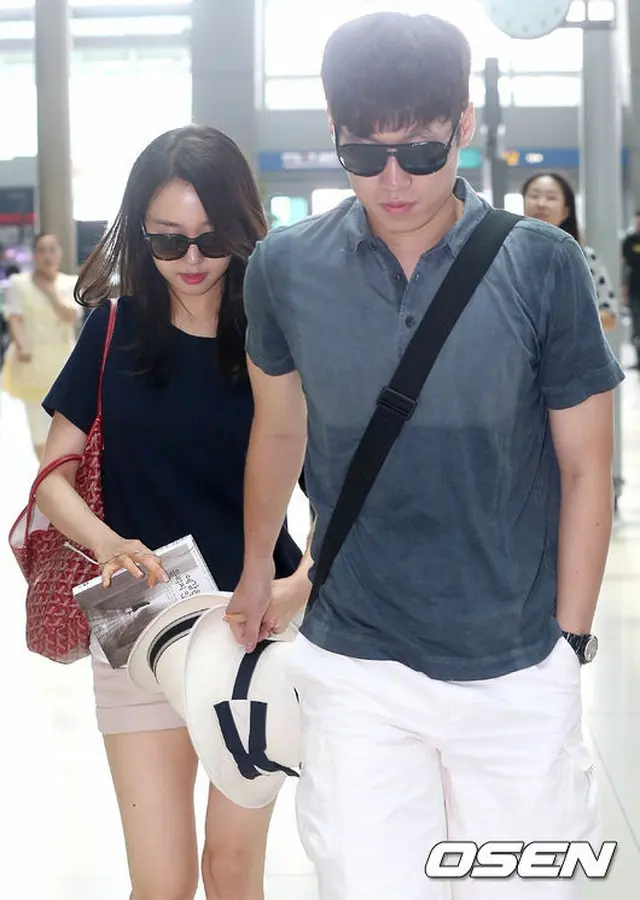 韓国の“サッカースター”パク・チソン（34）とキム・ミンジ元アナウンサー（30）夫妻に女の子が誕生し、その心境を伝えた。