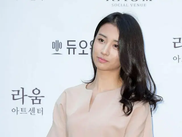 韓国女優パク・ハソン（28）が、現所属事務所と再契約を結ぶ意向を示した。