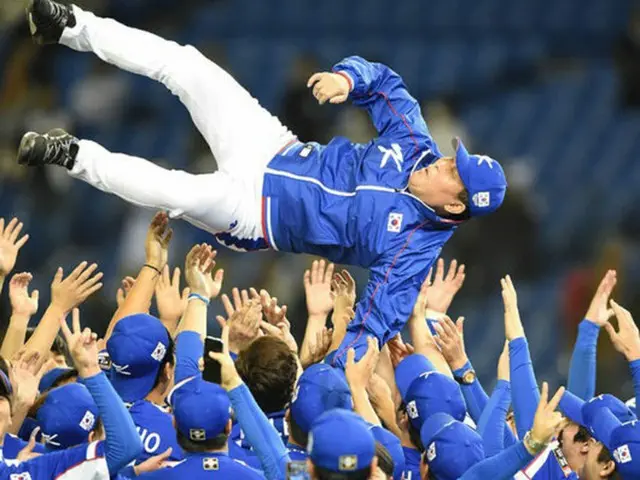 ことしのプレミア12では韓国代表チームが優勝した。そこには傷を抱えた選手たちの“闘魂”があった。（提供:OSEN）