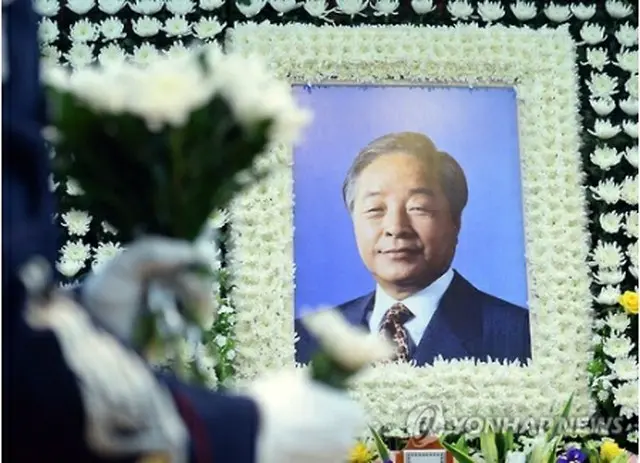 金泳三元大統領が２２日未明、入院先のソウル大病院で死去した＝（聯合ニュース）