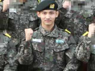 チャンミン（東方神起）の凛々しい”軍服姿”、訓練所での写真が話題