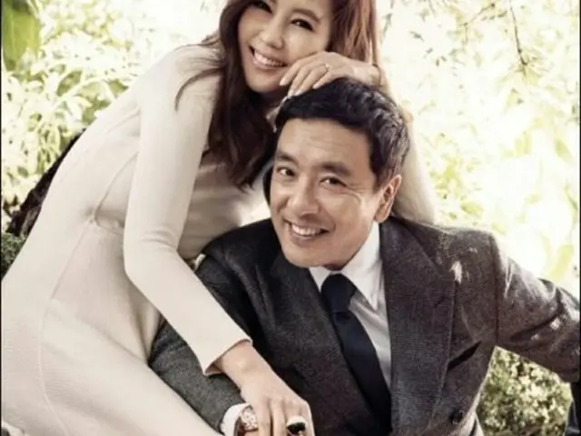 韓国俳優キム・スンウと女優キム・ナムジュが結婚10周年のリマインド・ウエディング画報を通じて“おしどり夫婦”の姿を誇示した。（提供:news1）