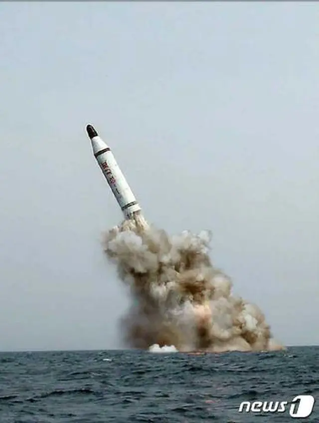 米国務省は北朝鮮の潜水艦弾道ミサイル（SLBM）追加試験発射と関連し「国連の安全保障理事会の義務を違反したり、域内の緊張をさらに高めさせるどのような行為も自制することを重ねて要求する」と明らかにした。