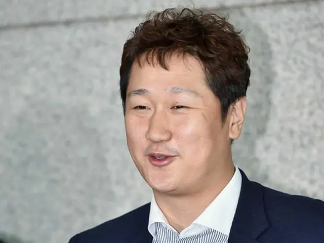 「どの球団もイ・デホ（李大浩）の攻撃力を疑う者はいないだろう」。メジャーリーグ進出を目指す“ビッグボーイ”イ・デホ（33）の株価が沸き上がっている。