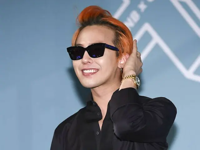 韓国男性グループ「BIGBANG」のリーダーG-DRAGON（27）が、「ジヌションはYGの”祖先”」とし、「おかげで、BIGBANGとiKONがいる」と語った。