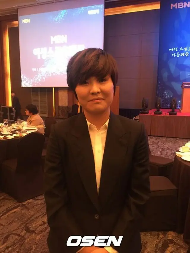 韓国の女子サッカー選手チ・ソヨン（24、チェルシーLFC）が14日、ソウル・ロッテホテルにて開かれた「第4回MBN女子スポーツ大賞」で最優秀賞を受賞した。